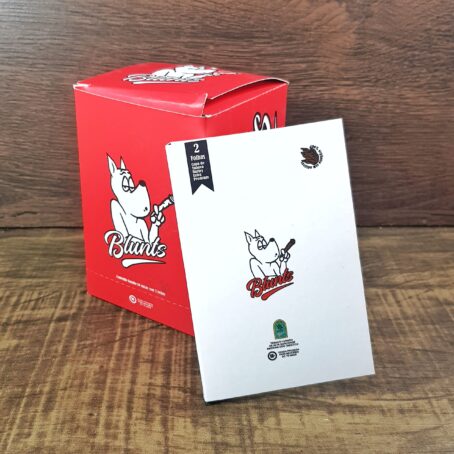 Blunt de folhas de tabaco smoking dog